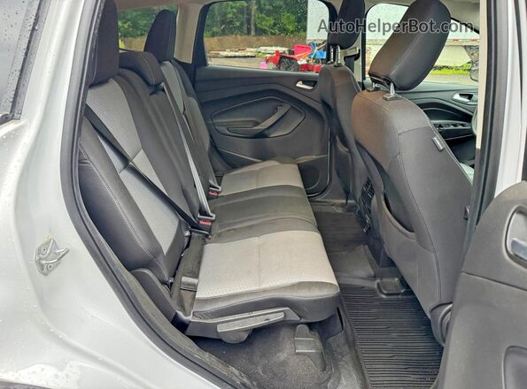1FMCU9GD6KUA84055 2019 FORD ESCAPE White Front interior view