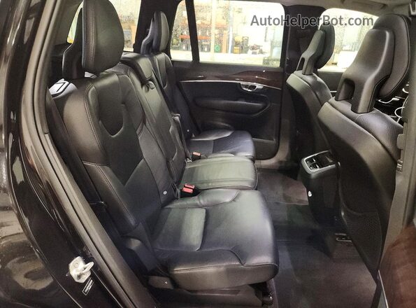 YV4A22PKXG1066509 2016 VOLVO XC90 Gray Vista del compartimento del motor