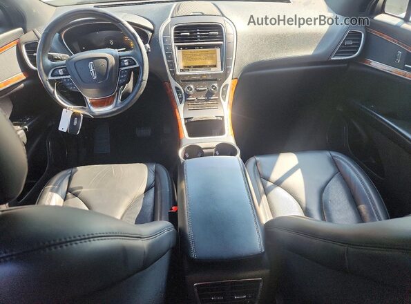 2LMPJ8K92KBL31007 2019 LINCOLN NAUTILUS Silver უკანა სალონის ხედი