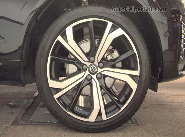 YV4L12RM5R1801281 2024 VOLVO XC60 Black Вид підкапотного простору