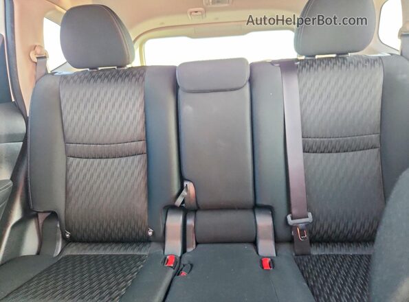KNMAT2MT9JP573127 2018 NISSAN ROGUE White Rear interior view