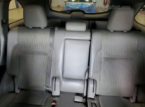 5TDBZRFH2KS996496 2019 TOYOTA HIGHLANDER White Rear seats view
