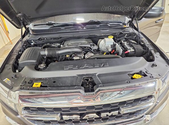 1C6RREBT9NN143581 2022 RAM 1500 Gray Widok komory silnika
