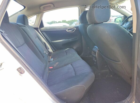 3N1AB7AP4KY314720 2019 NISSAN SENTRA White უკანა სალონის ხედი