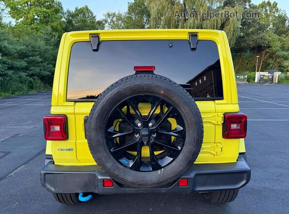 1C4JJXP63NW275287 2022 JEEP WRANGLER Желтый Вид салона спереди