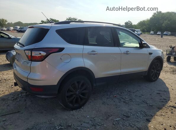 1FMCU9J9XHUD47404 2017 FORD ESCAPE Silver Przód prawy