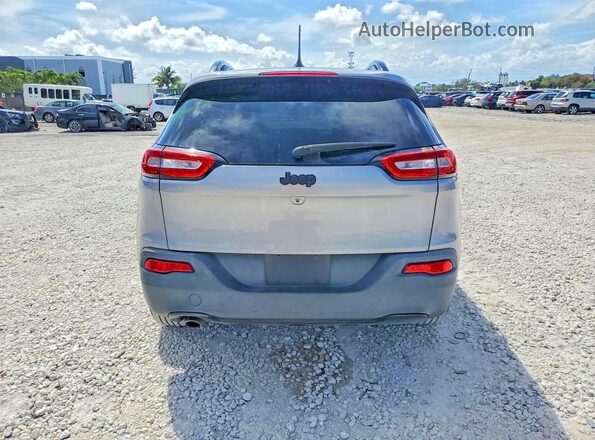 1C4PJLCB2JD540051 2018 JEEP CHEROKEE Silver Vista interior delantera