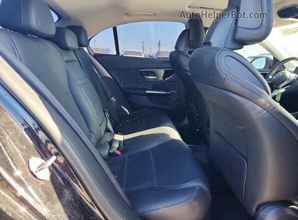 W1KAF4GB3PR117066 2023 MERCEDES-BENZ C Black Vista interior trasera