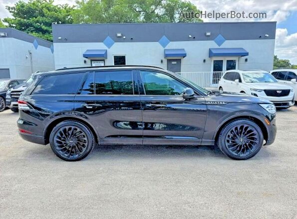 5LM5J7XC3NGL14700 2022 LINCOLN AVIATOR Black 360 interior view