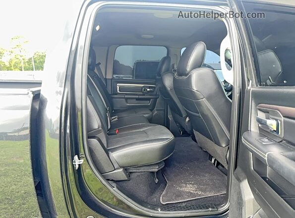 3C6UR5FL8JG367447 2018 RAM 2500 Black Սալոնի դիմացի տեսք
