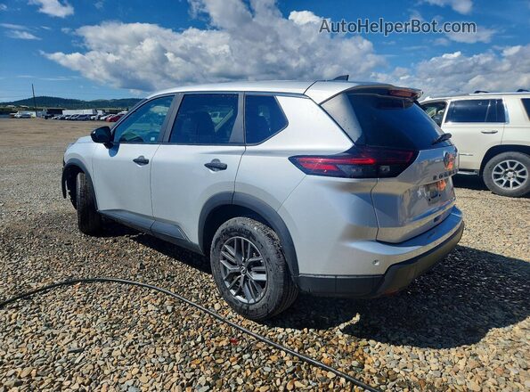 5N1BT3AA6RC750504 2024 NISSAN ROGUE Silver Задня права чверть