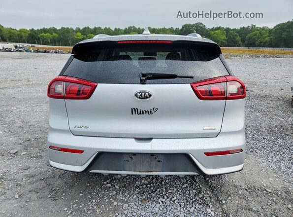 KNDCC3LC7H5036083 2017 KIA NIRO Серебряный Вид салона спереди
