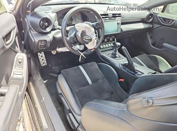 JF1ZNBE12R9754652 2024 TOYOTA GR Black Widok zestawu wskaźników