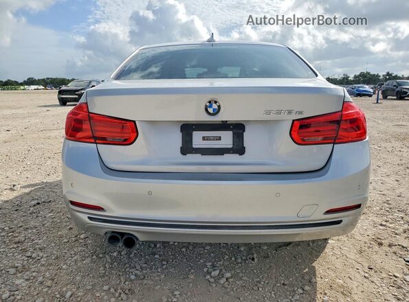WBA8E1C3XHA158560 2017 BMW 3 SERIES Silver Вид салону спереду