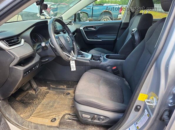 2T3P1RFV0KW058658 2019 TOYOTA RAV4 Silver Front interior view