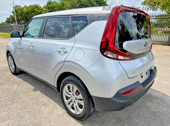 KNDJ23AU5L7098729 2020 KIA SOUL Silver Tył prawy
