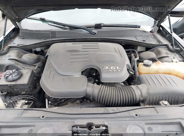 2C3CCAAG0GH142073 2016 CHRYSLER 300 Black Հետևի տեսք