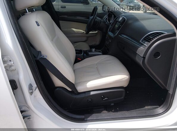 2C3CCAAG0GH191709 2016 CHRYSLER 300 White Սալոնի դիմացի տեսք