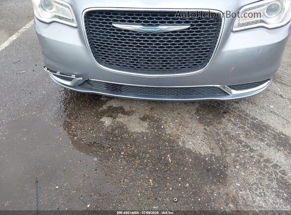 2C3CCAAG0HH560179 2017 CHRYSLER 300 Silver Widok z przodu