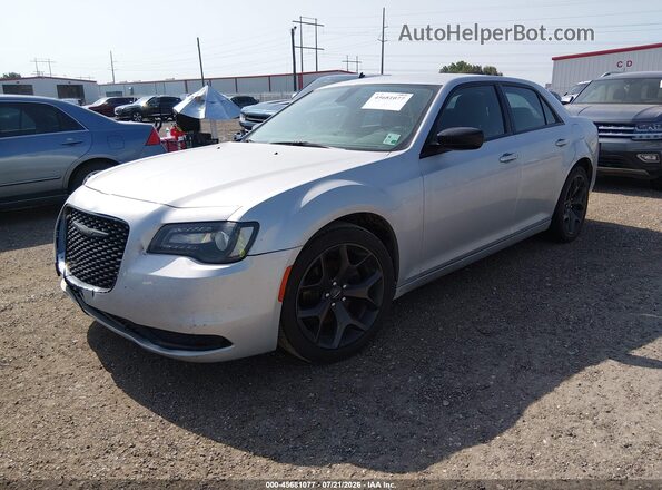 2C3CCAAG0LH168621 2020 CHRYSLER 300 Серебряный Передняя левая четверть