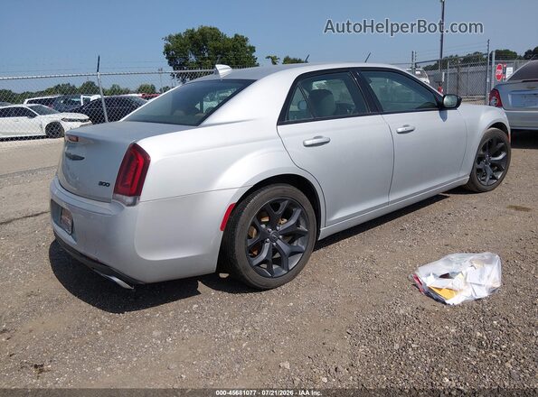 2C3CCAAG0LH168621 2020 CHRYSLER 300 Серебряный Задняя правая четверть