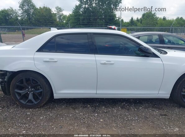 2C3CCAAG0MH620536 2021 CHRYSLER 300 White უკანა სალონის ხედი
