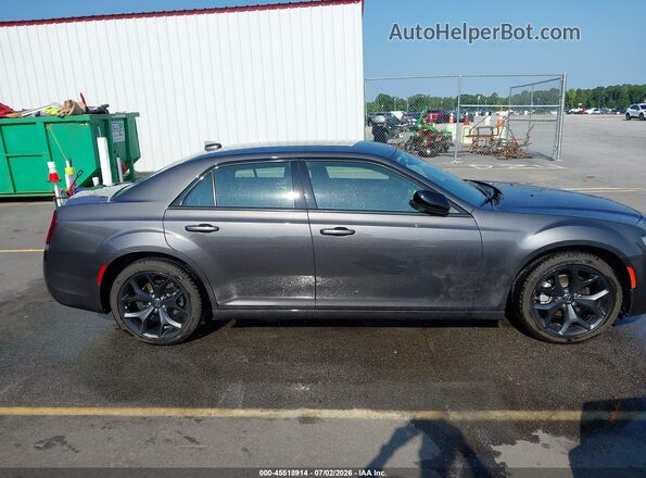 2C3CCAAG0PH706546 2023 CHRYSLER 300 Gray Vista interior trasera
