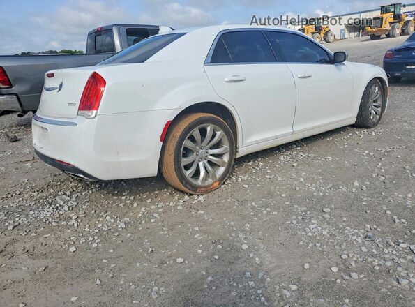 2C3CCAAG1KH668463 2019 CHRYSLER 300 White Rear right