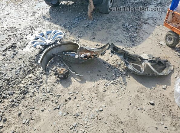 2C3CCAAG1KH668463 2019 CHRYSLER 300 White Engine compartment view