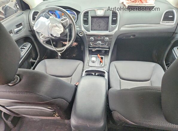 2C3CCAAG1KH668463 2019 CHRYSLER 300 White Dashboard view
