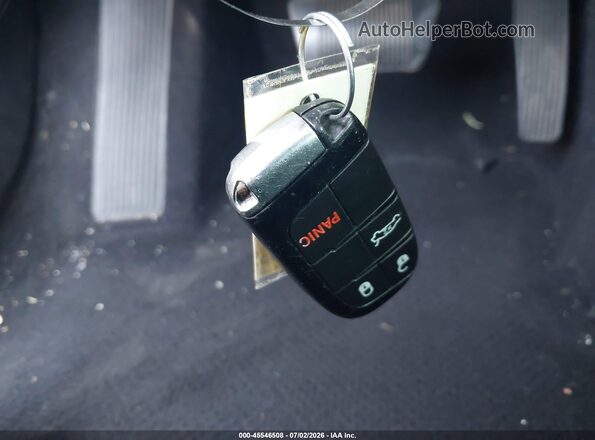 2C3CCAAG1KH746109 2019 CHRYSLER 300 Gray Dashboard view