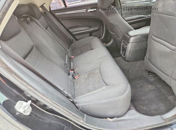 2C3CCAAG1LH120366 2020 CHRYSLER 300 Black Rear seats view