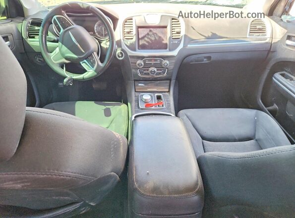 2C3CCAAG1LH229975 2020 CHRYSLER 300 Синий Вид панели приборов