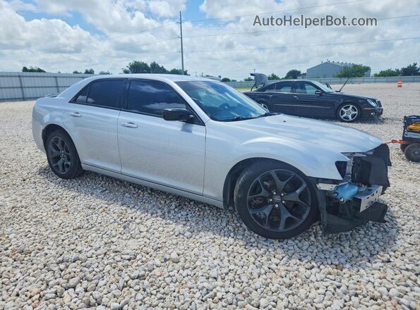 2C3CCAAG1LH239406 2020 CHRYSLER 300 Silver Front right