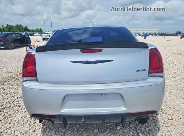 2C3CCAAG1LH239406 2020 CHRYSLER 300 Silver Rear view