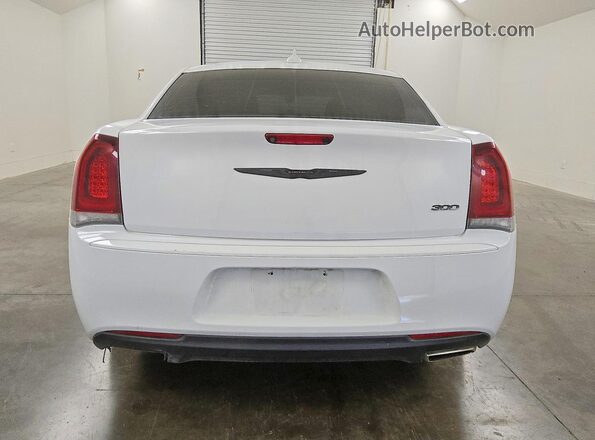 2C3CCAAG1NH107572 2022 CHRYSLER 300 White Rear view