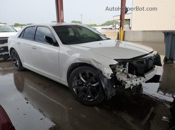 2C3CCAAG1NH107572 2022 CHRYSLER 300 White 360 interior view