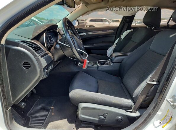 2C3CCAAG2JH320959 2018 CHRYSLER 300 White წინა სალონის ხედი