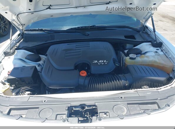 2C3CCAAG2LH160312 2020 CHRYSLER 300 White Widok z tyłu