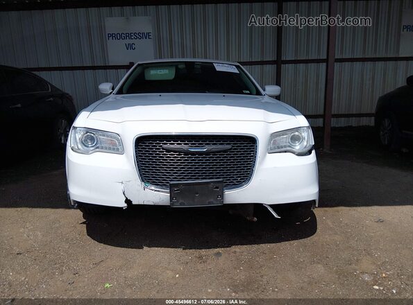 2C3CCAAG3HH637336 2017 CHRYSLER 300 Белый Вид щитка приборов