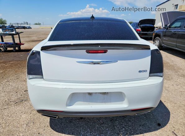 2C3CCAAG3JH302065 2018 CHRYSLER 300 Белый Вид сзади