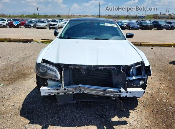 2C3CCAAG3JH302065 2018 CHRYSLER 300 Белый Вид спереди