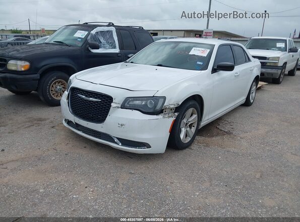2C3CCAAG4JH291884 2018 CHRYSLER 300 White Vista tres cuartos delantera izquierda
