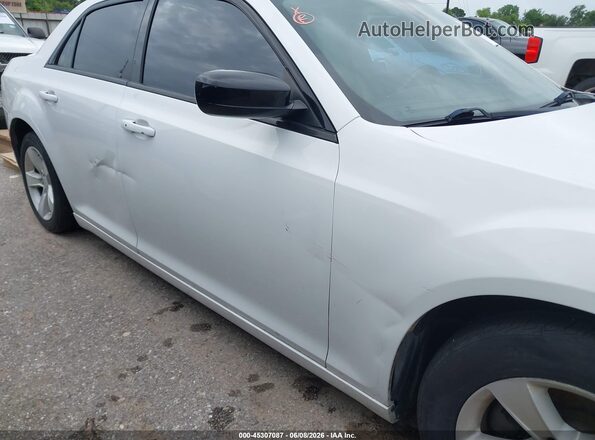 2C3CCAAG4JH291884 2018 CHRYSLER 300 White 