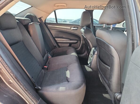 2C3CCAAG4KH746024 2019 CHRYSLER 300 Gray უკანა სავარძლების ხედი