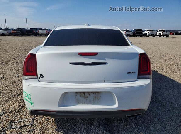 2C3CCAAG4PH624609 2023 CHRYSLER 300 White Հետևի տեսք