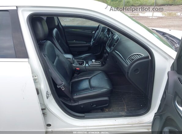 2C3CCAAG5GH343774 2016 CHRYSLER 300 White Вид салону спереду