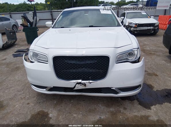 2C3CCAAG5HH521703 2017 CHRYSLER 300 White უკანა სალონის ხედი