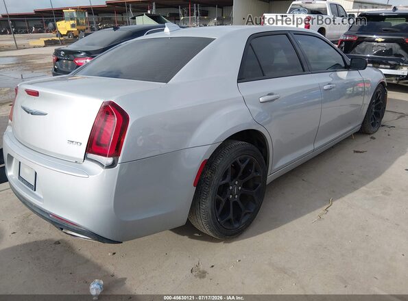 2C3CCAAG5KH610534 2019 CHRYSLER 300 Серебряный Задняя правая четверть