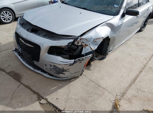 2C3CCAAG5KH610534 2019 CHRYSLER 300 Серебряный Вид спереди